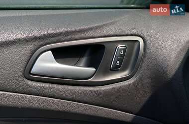 Позашляховик / Кросовер Ford Escape 2015 в  фото 20 Позашляховик / Кросовер Ford Escape 2015 в