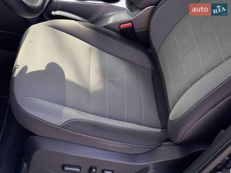 Позашляховик / Кросовер Ford Escape 2015 в Києві