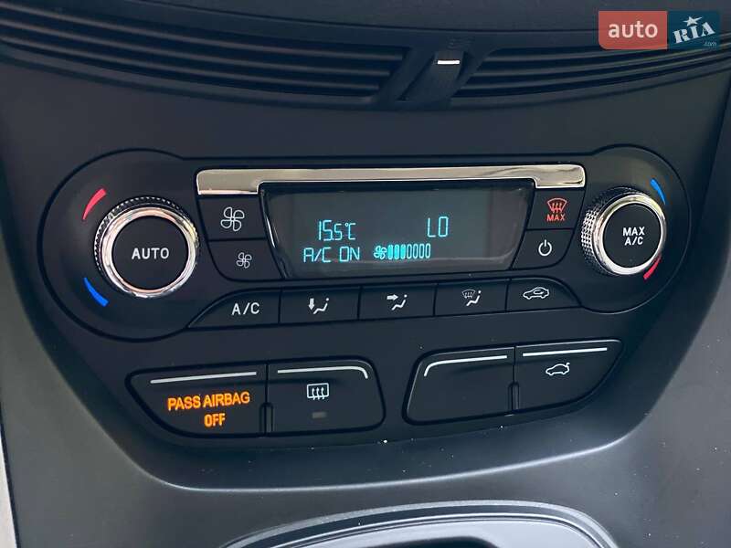 Позашляховик / Кросовер Ford Escape 2015 в Києві