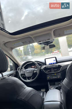 Внедорожник / Кроссовер Ford Escape 2019 в 