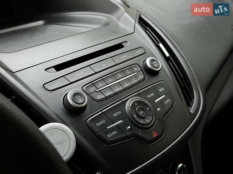 Внедорожник / Кроссовер Ford Escape 2017 в Киеве