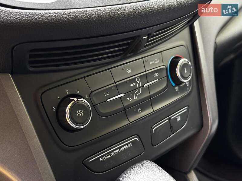 Внедорожник / Кроссовер Ford Escape 2017 в Киеве