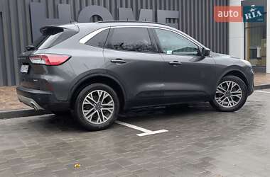 Внедорожник / Кроссовер Ford Escape 2020 в 