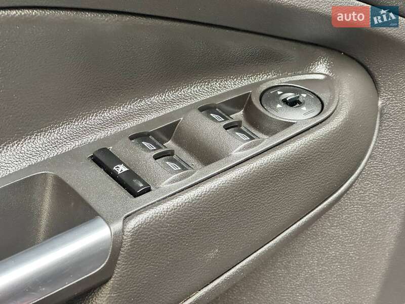 Внедорожник / Кроссовер Ford Escape 2015 в Ахтырке