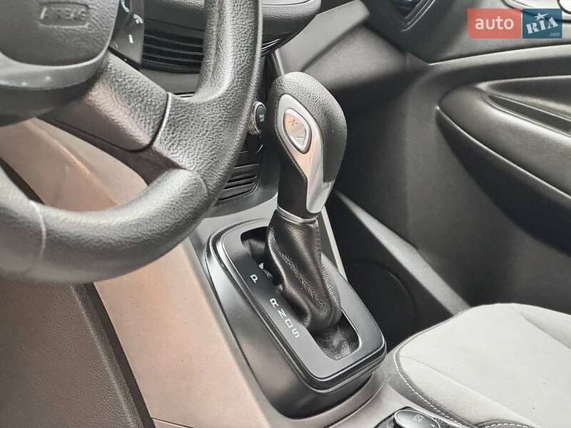 Внедорожник / Кроссовер Ford Escape 2015 в Ахтырке