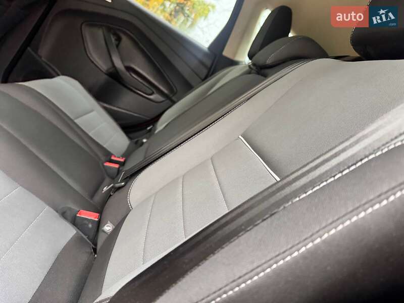 Внедорожник / Кроссовер Ford Escape 2015 в Ахтырке