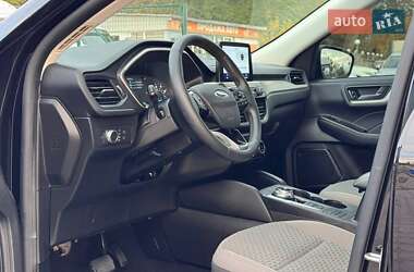 Позашляховик / Кросовер Ford Escape 2022 в  фото 12 Позашляховик / Кросовер Ford Escape 2022 в