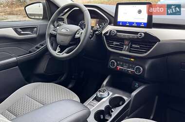 Позашляховик / Кросовер Ford Escape 2022 в  фото 16 Позашляховик / Кросовер Ford Escape 2022 в