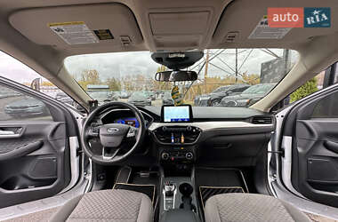 Внедорожник / Кроссовер Ford Escape 2020 в 