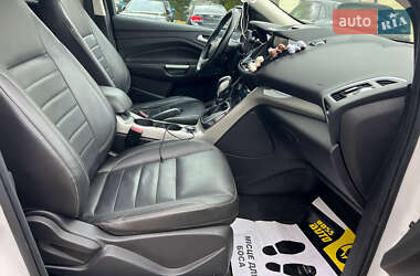 Позашляховик / Кросовер Ford Escape 2013 в 