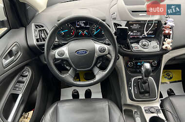Позашляховик / Кросовер Ford Escape 2013 в 