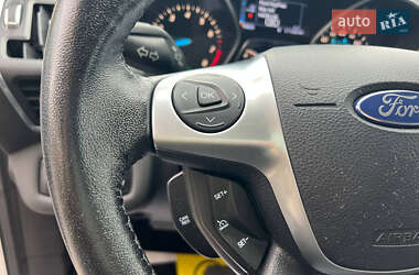 Позашляховик / Кросовер Ford Escape 2013 в 