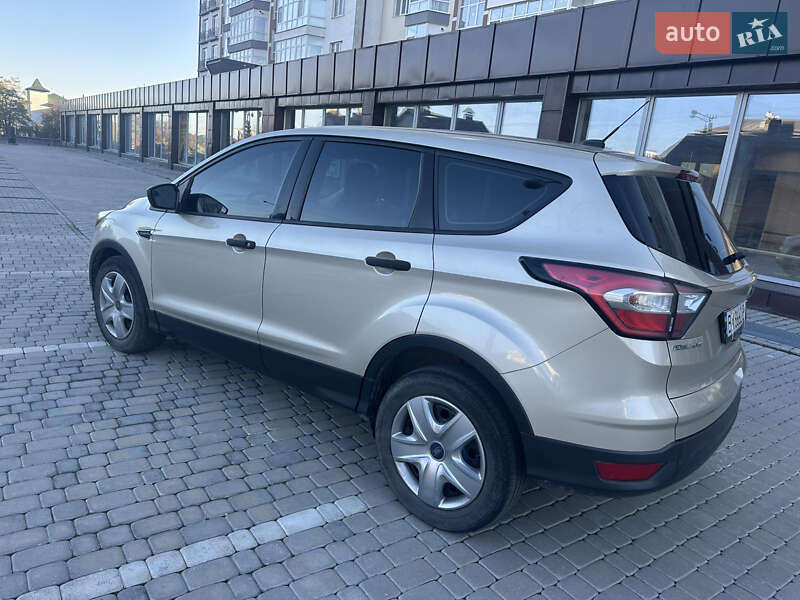 Внедорожник / Кроссовер Ford Escape 2018 в Ивано-Франковске
