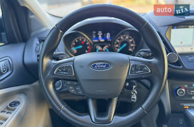 Позашляховик / Кросовер Ford Escape 2017 в  фото 48 Позашляховик / Кросовер Ford Escape 2017 в