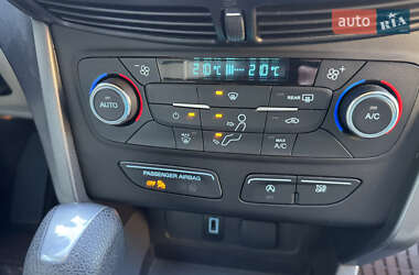 Позашляховик / Кросовер Ford Escape 2017 в  фото 58 Позашляховик / Кросовер Ford Escape 2017 в