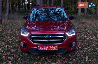 Позашляховик / Кросовер Ford Escape 2017 в 