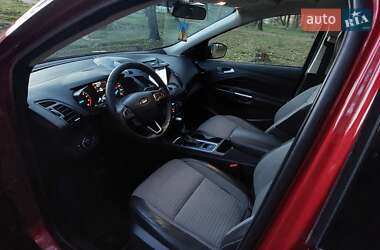 Позашляховик / Кросовер Ford Escape 2017 в 
