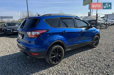 Внедорожник / Кроссовер Ford Escape 2016 в 