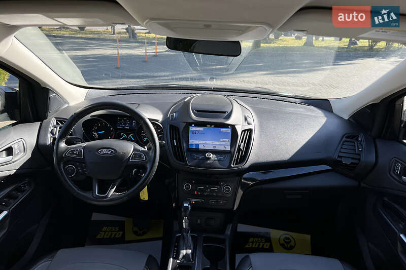 Внедорожник / Кроссовер Ford Escape 2018 в Львове
