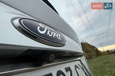 Внедорожник / Кроссовер Ford Escape 2013 в 