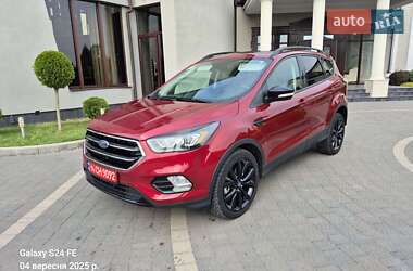 Внедорожник / Кроссовер Ford Escape 2016 в Стрые