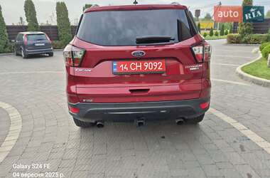 Внедорожник / Кроссовер Ford Escape 2016 в 