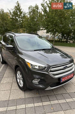 Позашляховик / Кросовер Ford Escape 2018 в  фото 3 Позашляховик / Кросовер Ford Escape 2018 в
