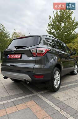 Позашляховик / Кросовер Ford Escape 2018 в  фото 26 Позашляховик / Кросовер Ford Escape 2018 в