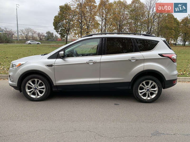 Внедорожник / Кроссовер Ford Escape 2018 в Киеве