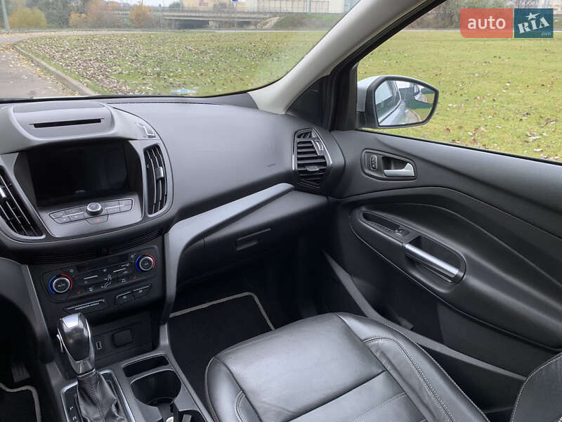 Внедорожник / Кроссовер Ford Escape 2018 в Киеве