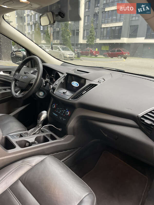 Внедорожник / Кроссовер Ford Escape 2018 в Ивано-Франковске
