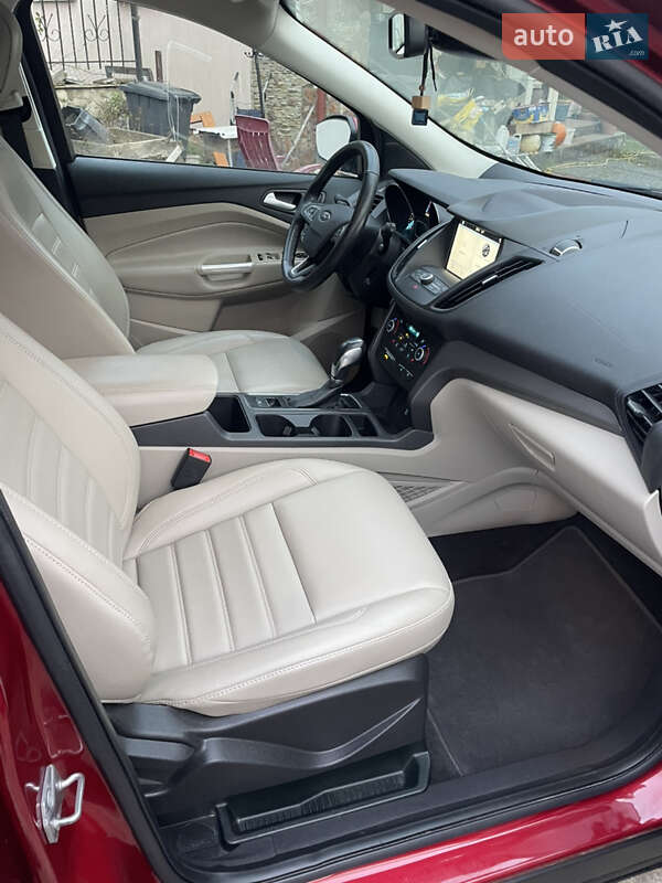 Внедорожник / Кроссовер Ford Escape 2019 в Львове