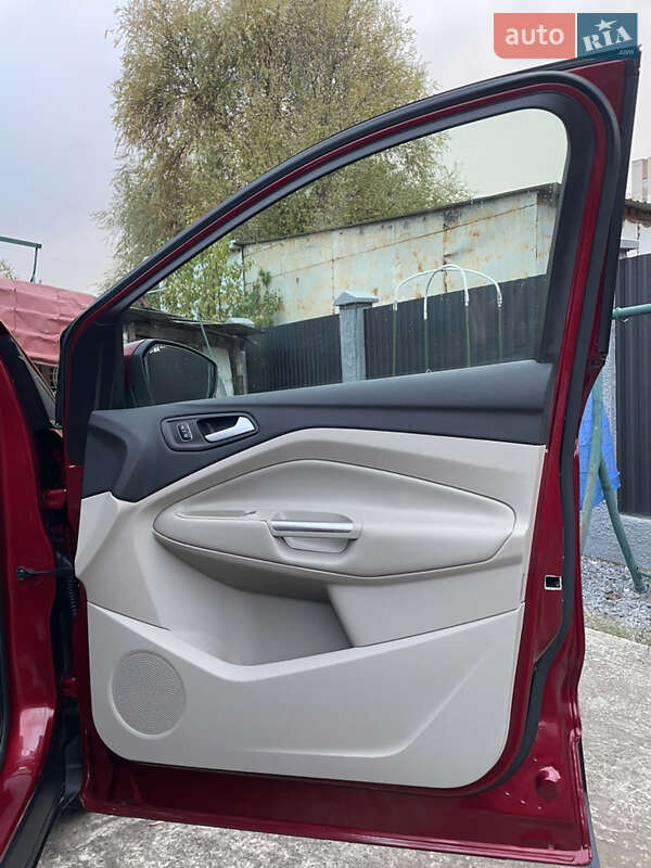 Внедорожник / Кроссовер Ford Escape 2019 в Львове