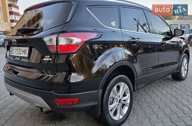 Внедорожник / Кроссовер Ford Escape 2017 в 