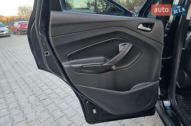 Внедорожник / Кроссовер Ford Escape 2017 в 