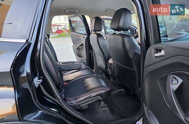 Внедорожник / Кроссовер Ford Escape 2017 в 