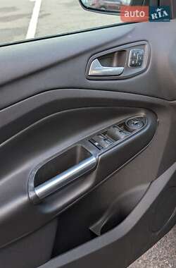 Внедорожник / Кроссовер Ford Escape 2013 в 