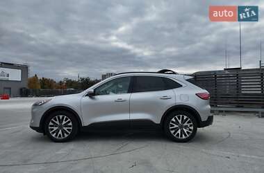 Внедорожник / Кроссовер Ford Escape 2020 в 