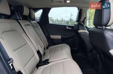 Внедорожник / Кроссовер Ford Escape 2020 в 
