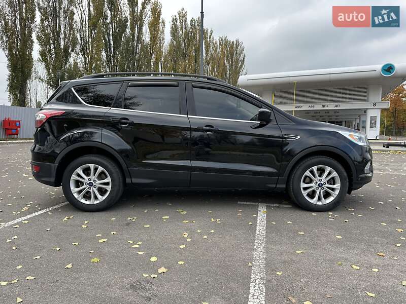 Внедорожник / Кроссовер Ford Escape 2017 в Киеве