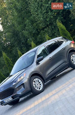 Позашляховик / Кросовер Ford Escape 2019 в  фото 3 Позашляховик / Кросовер Ford Escape 2019 в