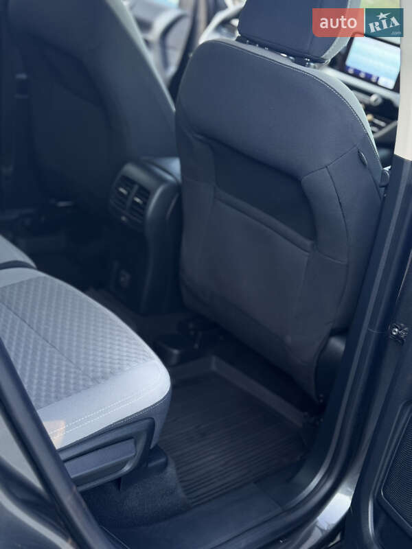 Внедорожник / Кроссовер Ford Escape 2019 в Тлумаче