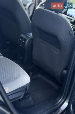 Позашляховик / Кросовер Ford Escape 2019 в  фото 18 Позашляховик / Кросовер Ford Escape 2019 в