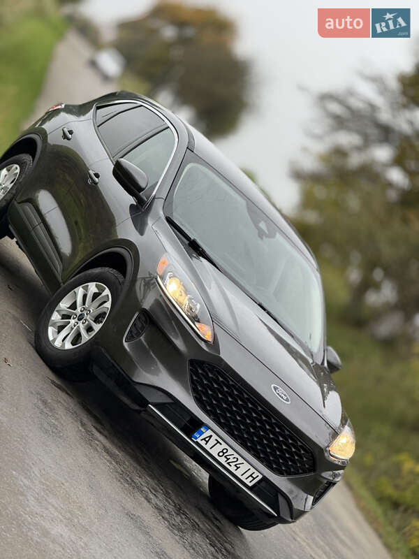 Внедорожник / Кроссовер Ford Escape 2019 в Тлумаче