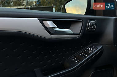 Позашляховик / Кросовер Ford Escape 2019 в  фото 20 Позашляховик / Кросовер Ford Escape 2019 в
