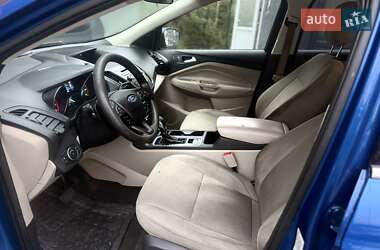 Внедорожник / Кроссовер Ford Escape 2018 в 