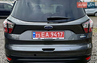 Позашляховик / Кросовер Ford Escape 2017 в  фото 4 Позашляховик / Кросовер Ford Escape 2017 в