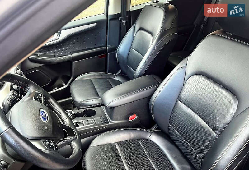 Внедорожник / Кроссовер Ford Escape 2020 в Киеве