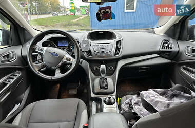 Позашляховик / Кросовер Ford Escape 2015 в  фото 2 Позашляховик / Кросовер Ford Escape 2015 в