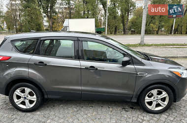 Позашляховик / Кросовер Ford Escape 2015 в  фото 4 Позашляховик / Кросовер Ford Escape 2015 в